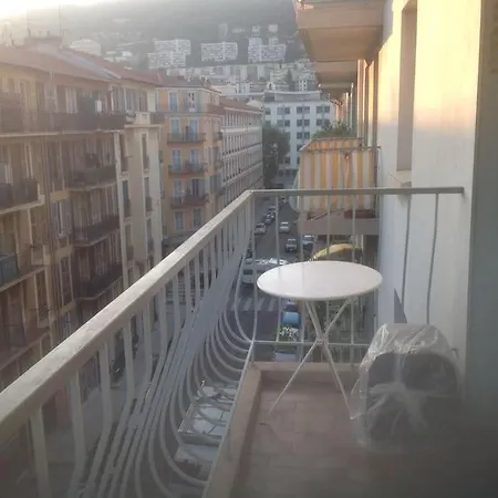 Zona Porto A 10 Mn A Piedi Dal Mare * Niza