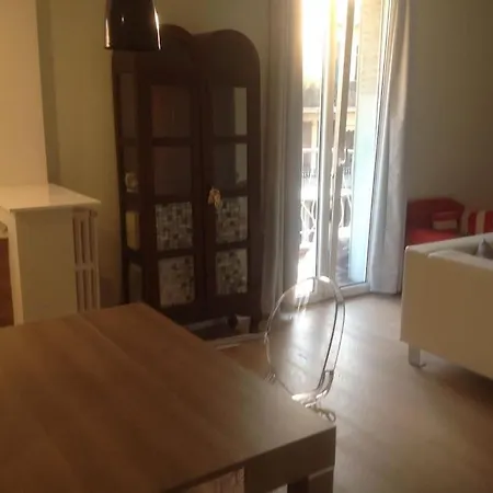 Apartment Zona Porto A 10 Mn A Piedi Dal Mare
